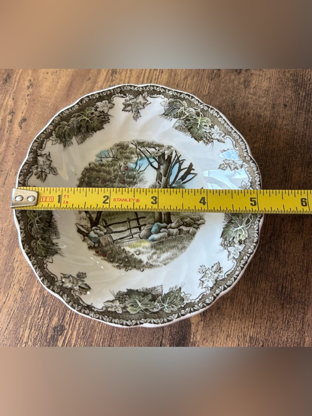 Set of 8 Vintage Johnson Brothers fruit/dessert bowls